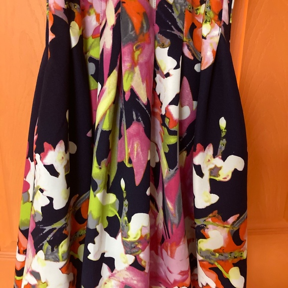 Vince Camuto Floral Fit and Flare Dress Sz 6 - Picture 3 of 5